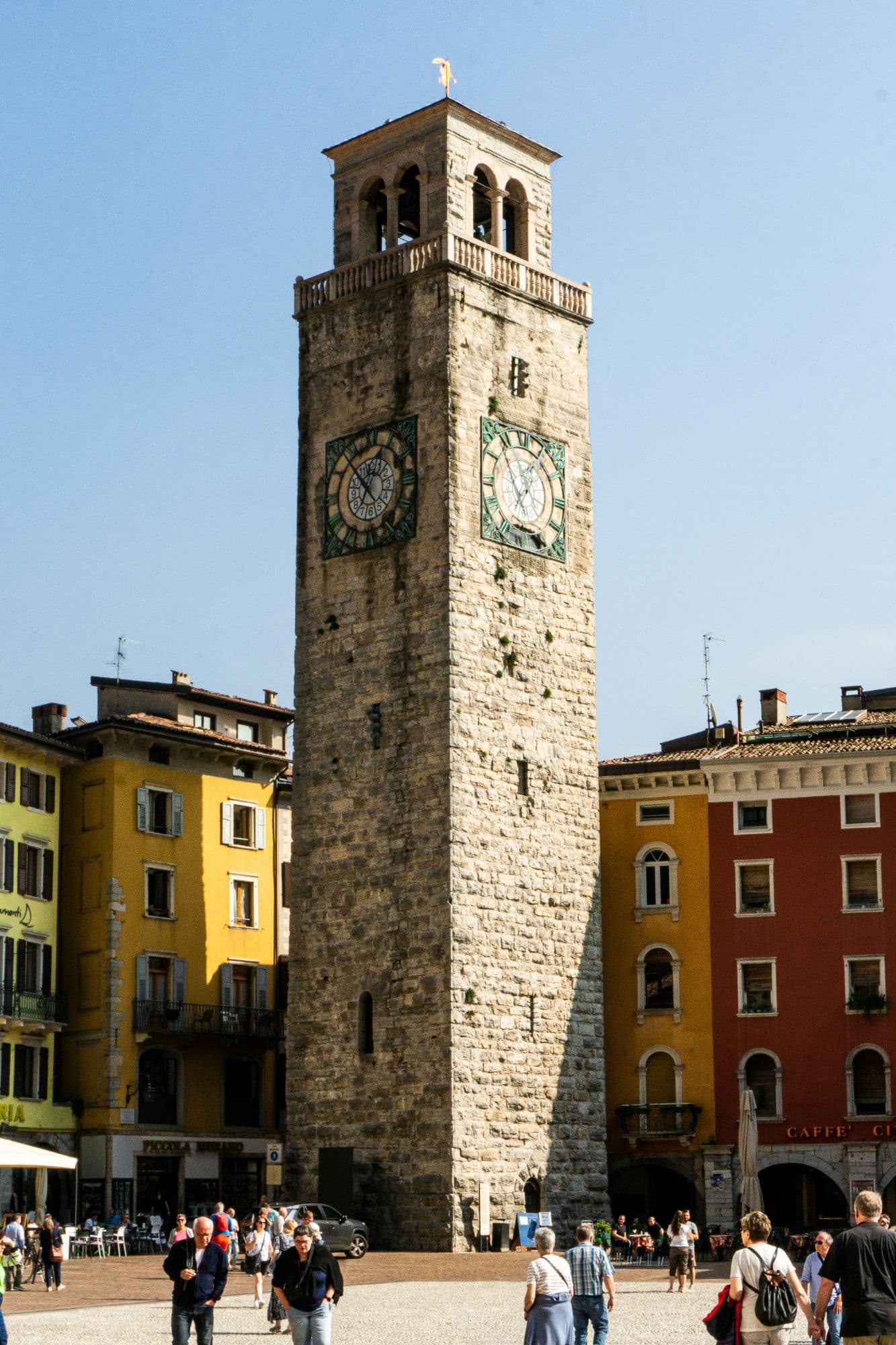 برج Torre Apponale في Piazza III Novembre